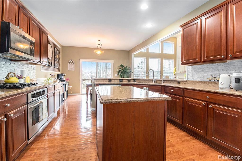 49053 Freestone Drive, Northville, MI 48168 — Photo 8