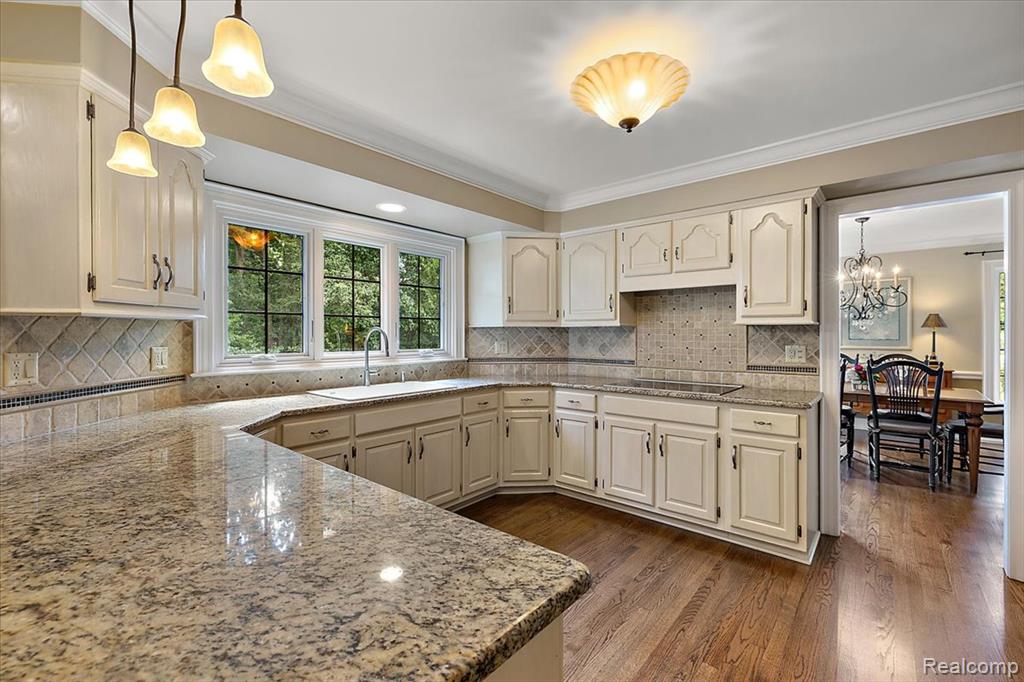 510 Hunters Crossing, Bloomfield Hills, MI 48304 — Photo 12