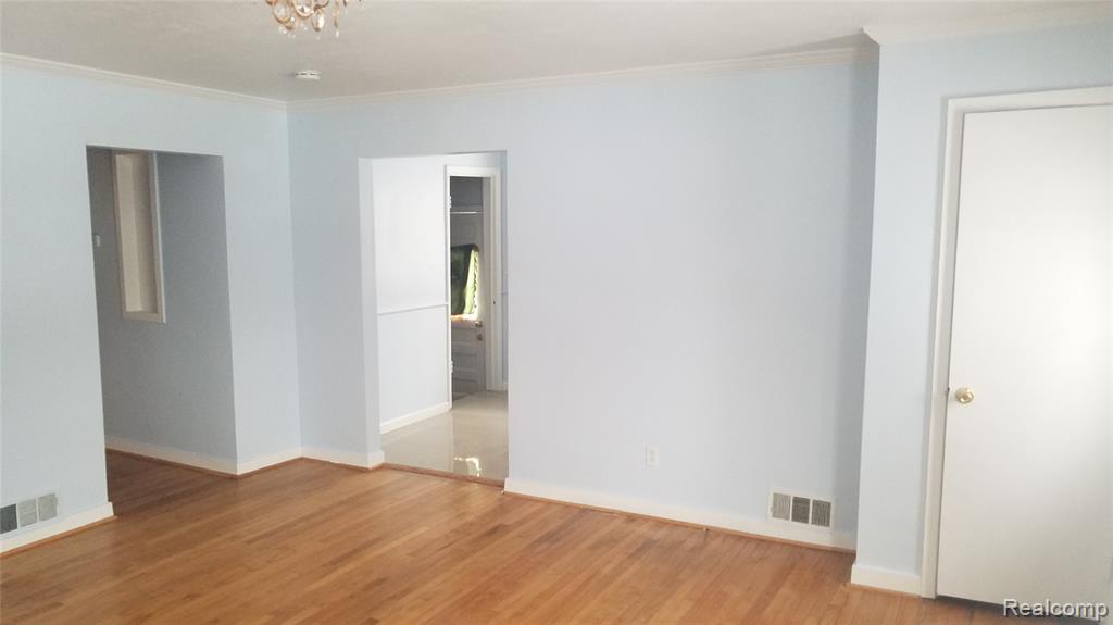 5830 Whitefield Street, Dearborn Heights, MI 48127 — Photo 10