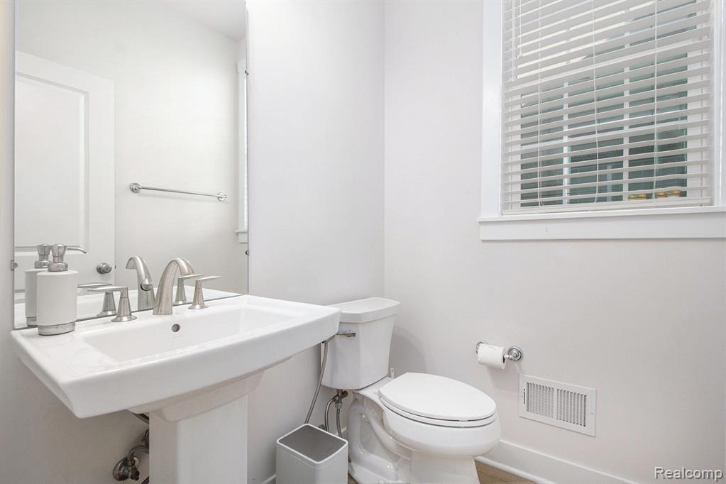 51008 Woodford Drive, Canton, MI 48188 — Photo 18