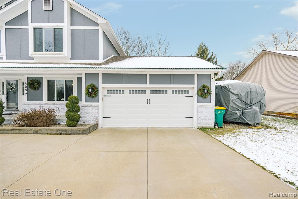 4083 W MAPLE Road, Wixom, MI 48393 — Photo 44