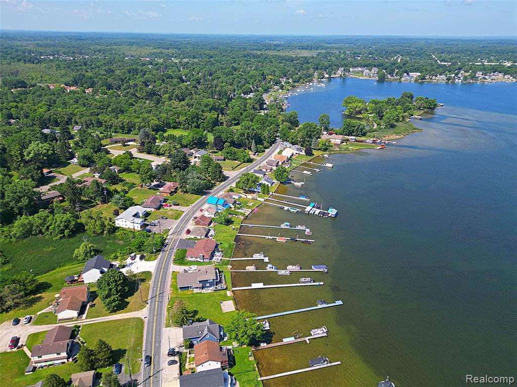 412 E Shore Drive, Whitmore Lake, MI 48189 — Photo 62