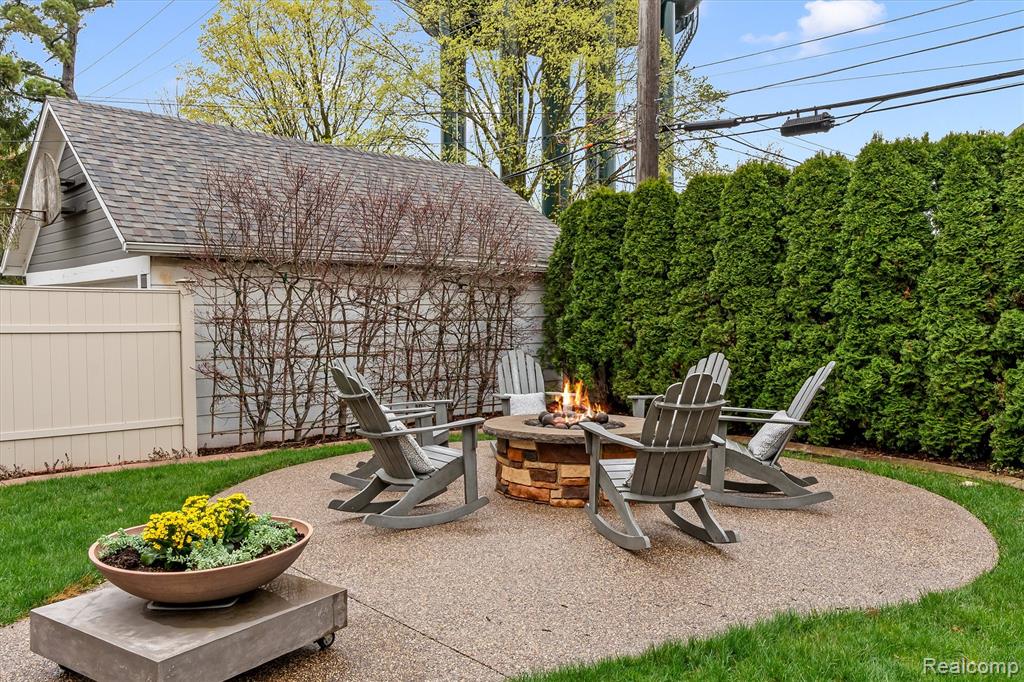 556 Ridgedale Avenue, Birmingham, MI 48009 — Photo 28