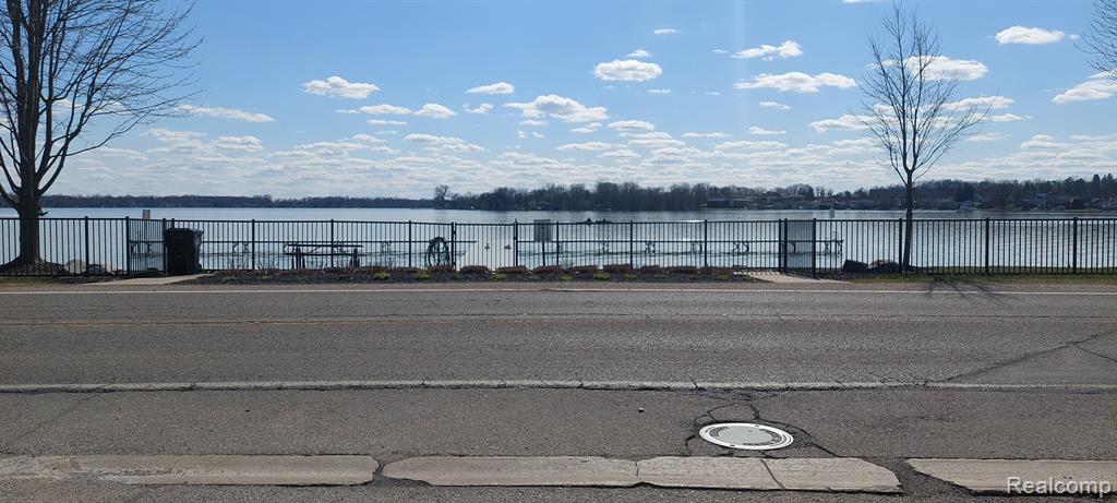 522 RED OAK, Walled Lake, MI 48390 — Photo 16