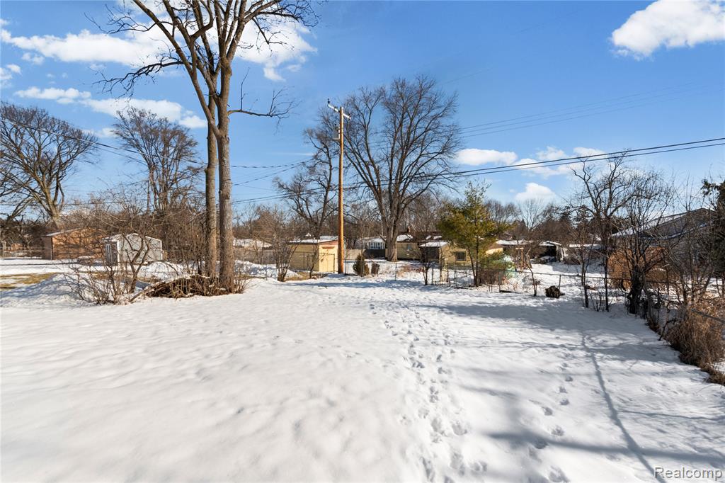 715 Woodingham Avenue, Waterford, MI 48328 — Photo 5