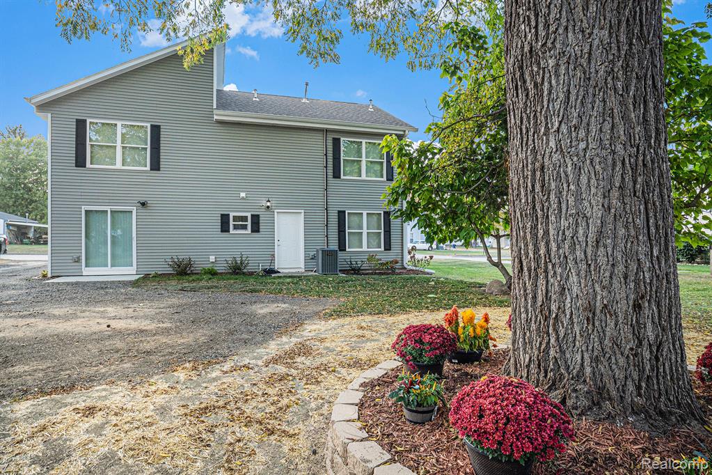 105 S Comstock Street, Corunna, MI 48817 — Photo 40