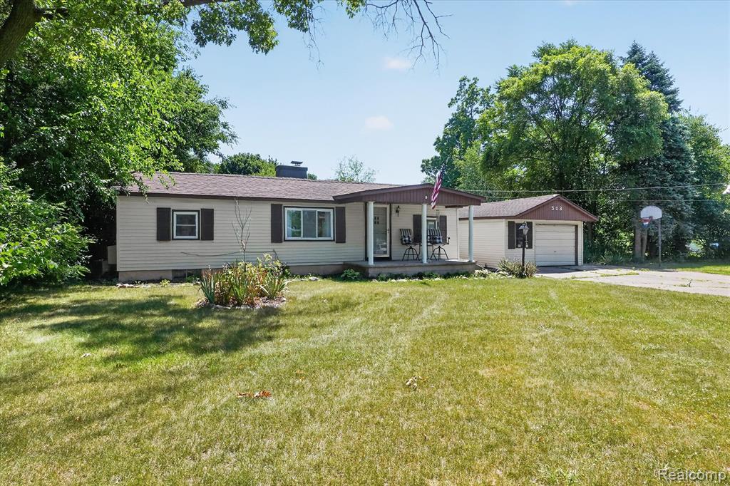 508 Deland Road, Flushing, MI 48433 — front exterior