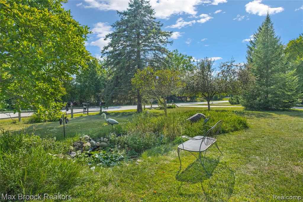 35550 Pleasant Valley Road, Farmington Hills, MI, 48331