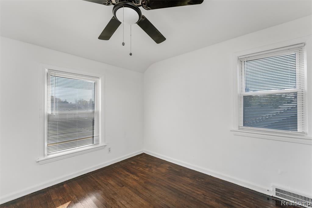 15411 Young St, Detroit, MI 48205 — Photo 18