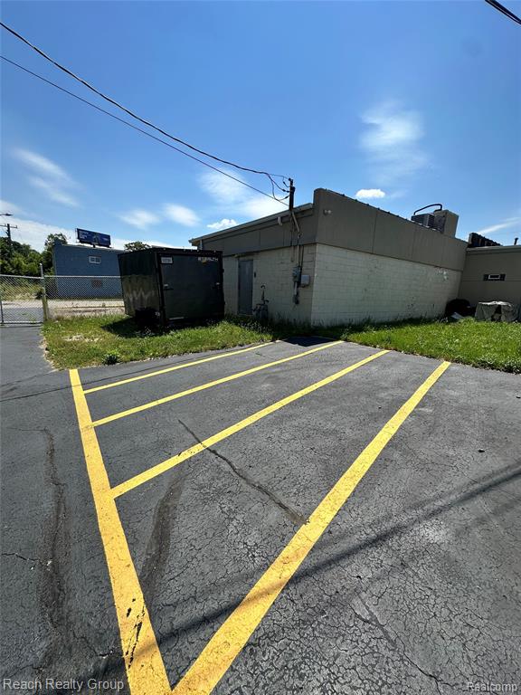21562 Schoolcraft, Detroit, MI 48223 — Photo 21