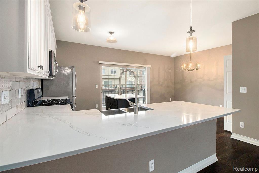 53142 CELTIC Drive, Shelby Twp, MI 48315 — Photo 9