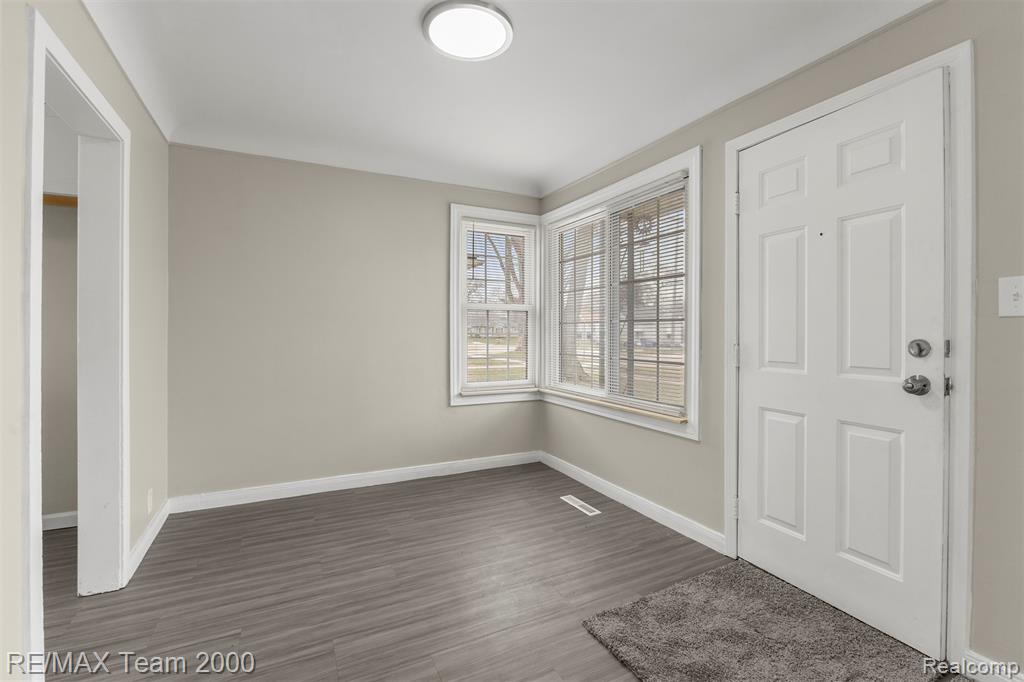 23245 Annapolis Street, Dearborn Heights, MI 48125 — Photo 8