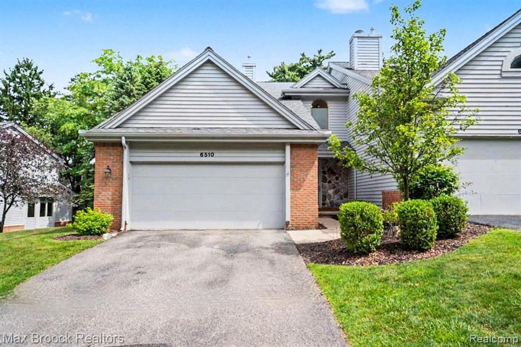 6510 Scenic Pines Court, Clarkston, MI — Photo 2