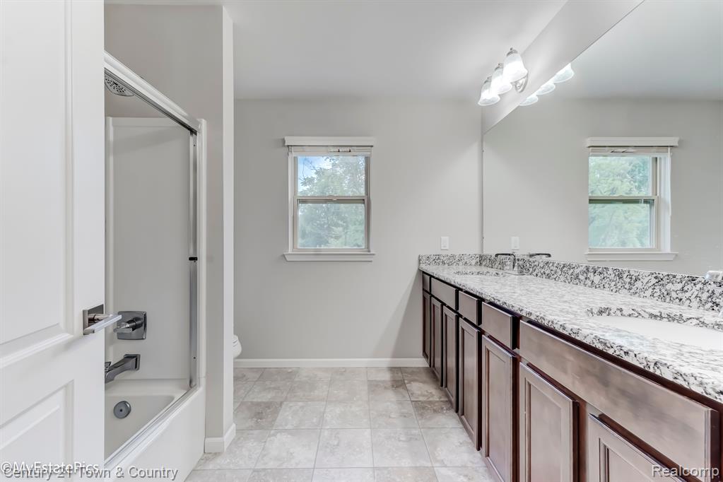 50784 SEVILLA Circle, Novi, MI — Photo 49