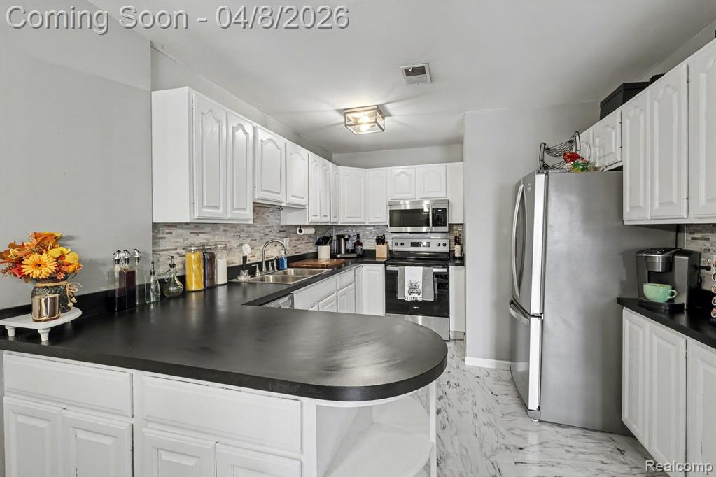 6399 Eastlawn Avenue, Clawson, MI — Photo 11