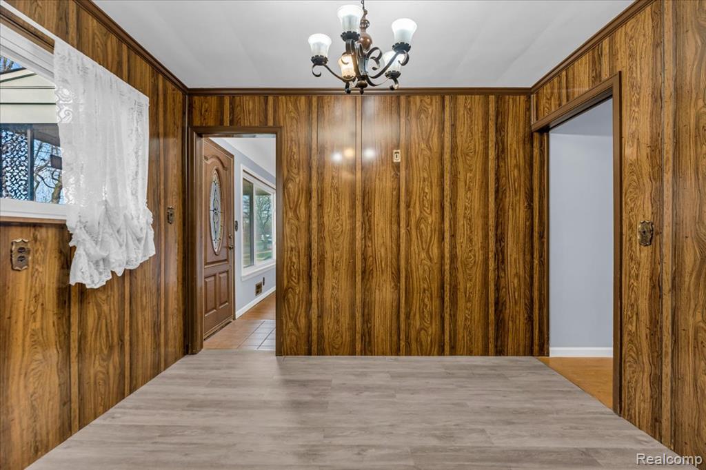 25615 Tireman Street, Dearborn Heights, MI 48127 — Photo 10