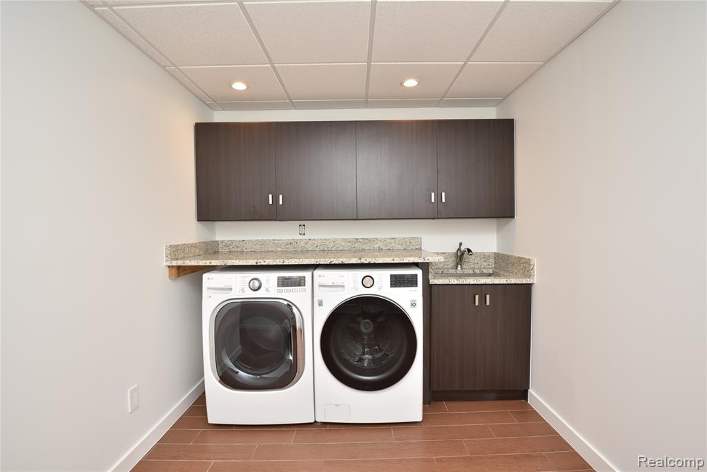 32175 Spruce Lane, Beverly Hills, MI 48025 — Photo 35