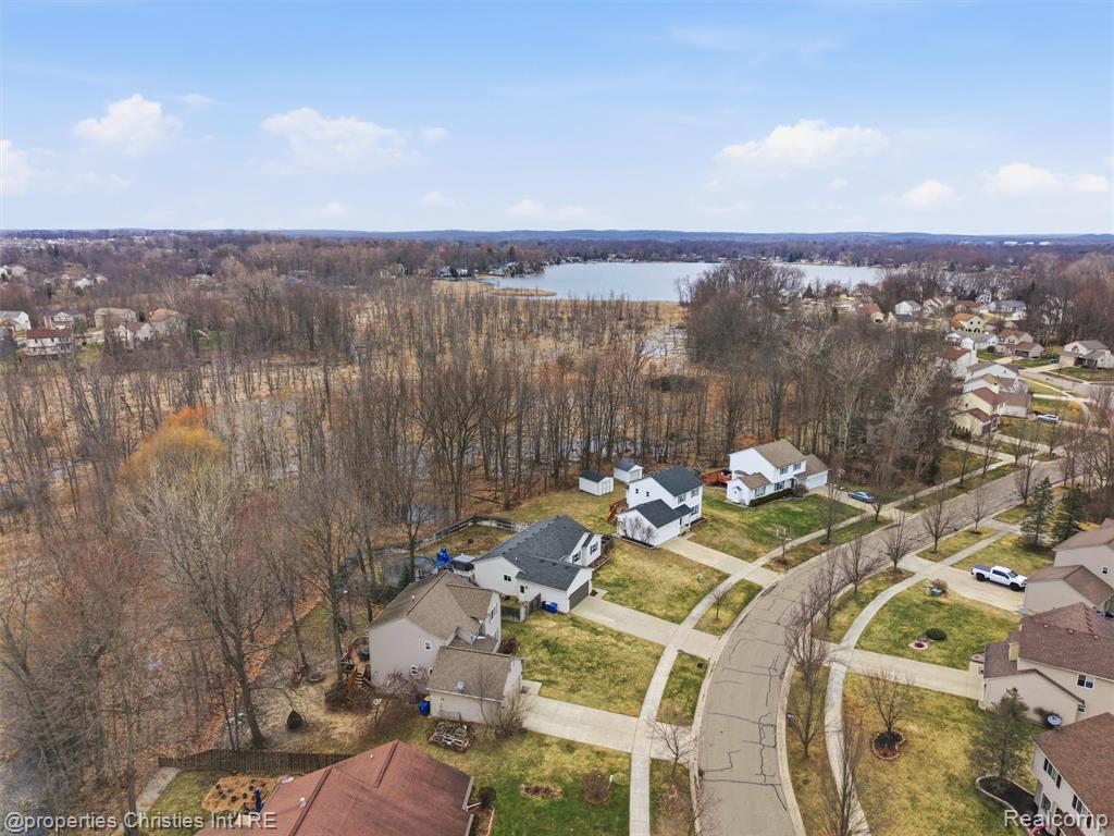 517 Cove View Drive, Waterford, MI 48327 — Photo 40