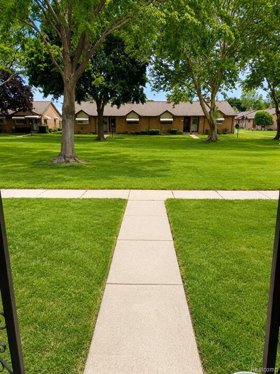 8401 18 Mile Road, 94, Sterling Heights, MI 48313 — Photo 15