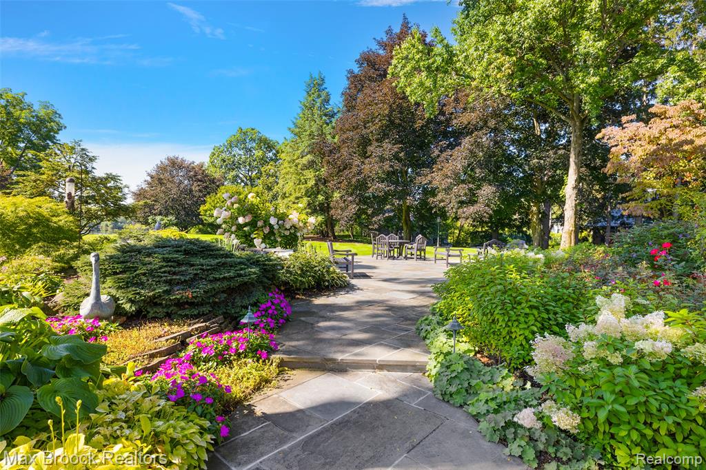 65 Lone Pine Road, Bloomfield Hills, MI 48304 — Photo 56
