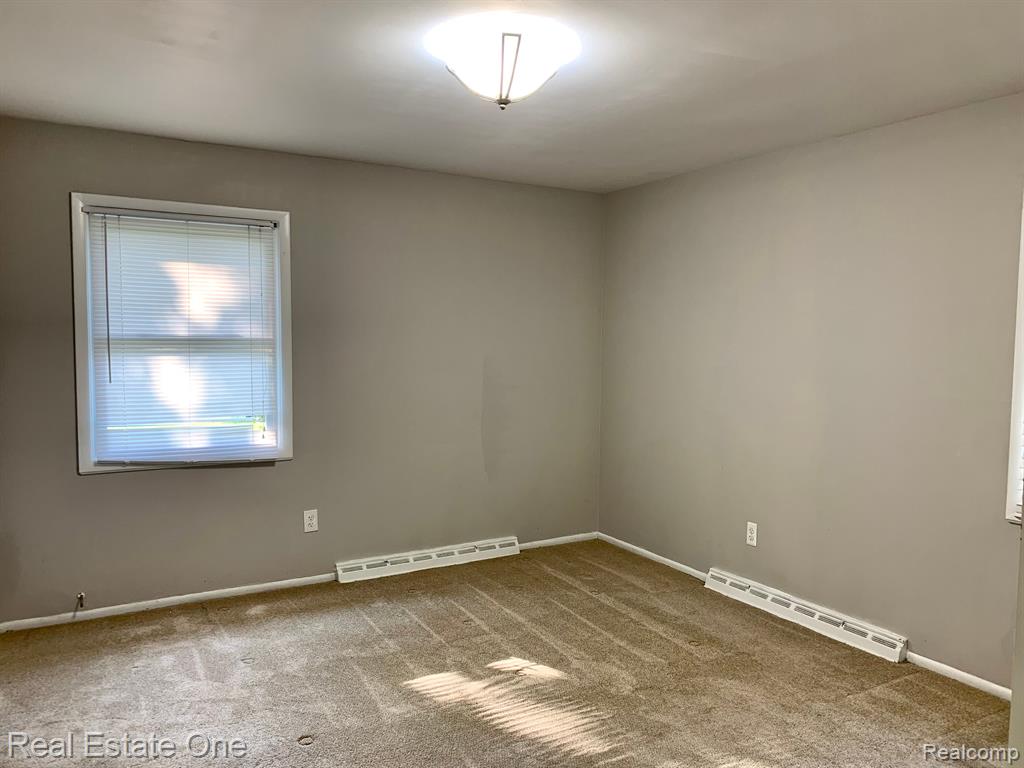 4757 HYDE PARK Drive, Troy, MI 48085 — Photo 11