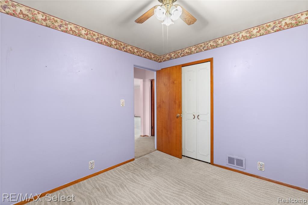 4298 Farmcrest Street, Burton, MI 48509 — Photo 18