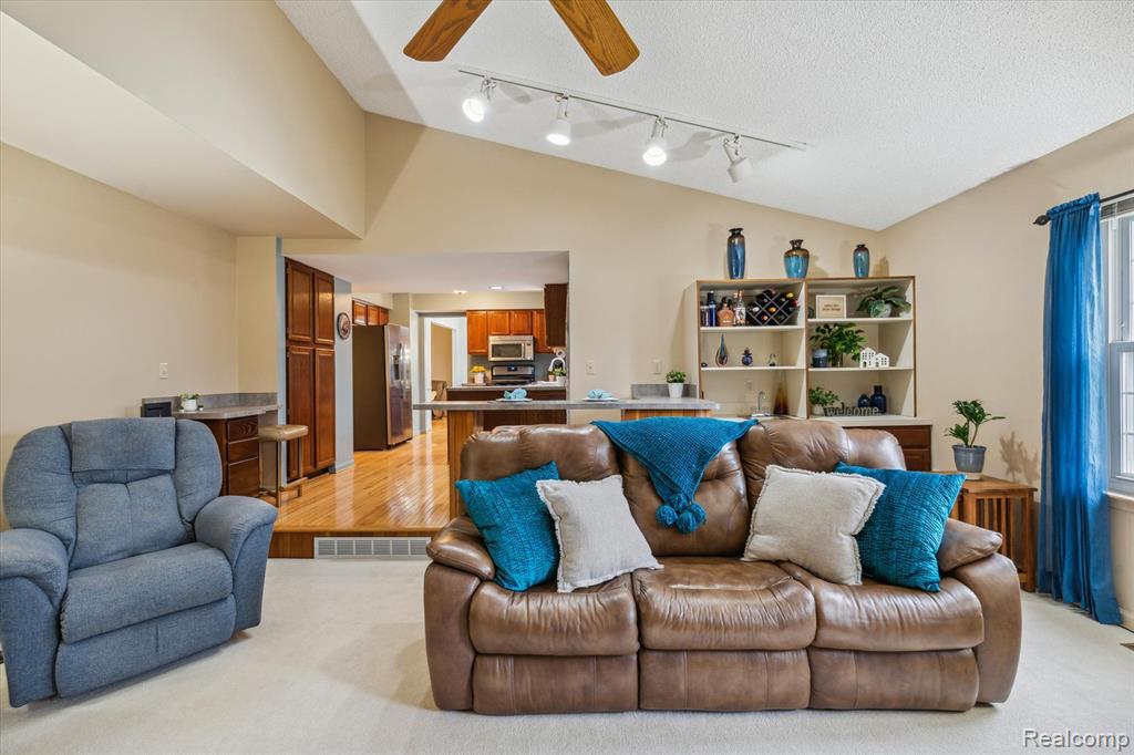 45303 CLAYMORE Drive, Canton, MI 48187 — Photo 27
