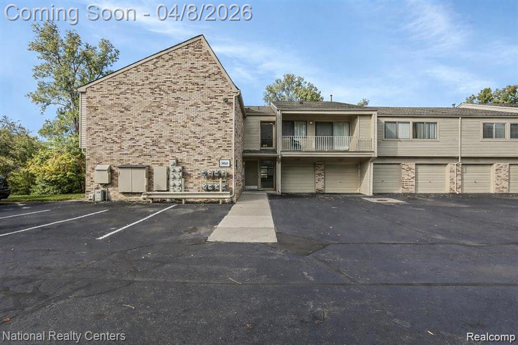 3865 Lone Pine Road, 201, West Bloomfield, MI 48323 — front exterior