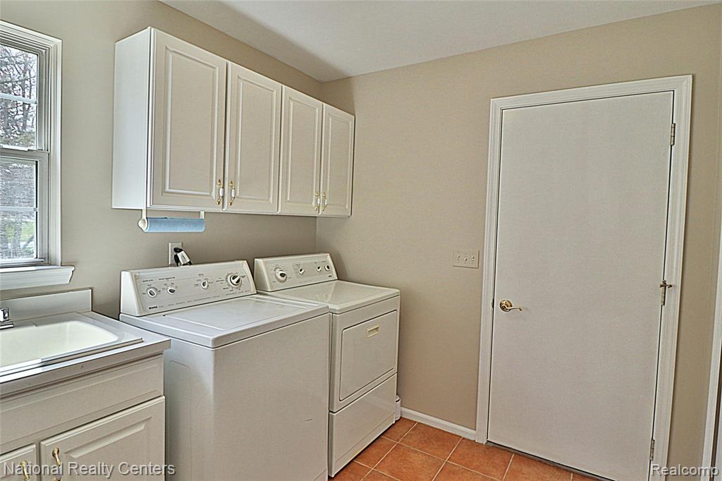 110 Four Seasons Drive, Lake Orion, MI — Photo 26