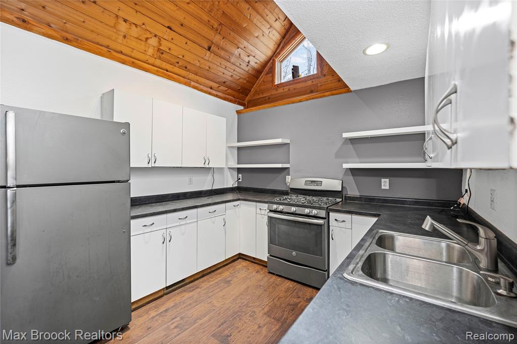 5186 Pinckney Road, Howell, MI 48843 — Photo 12