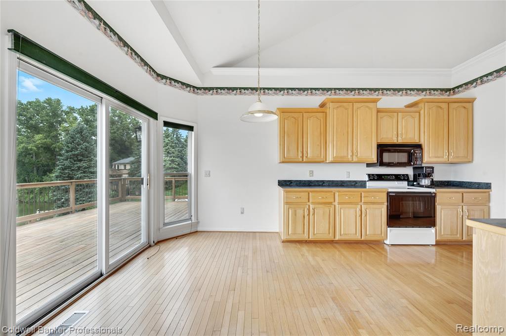 770 Lakes Edge Drive, Oxford, MI 48371 — Photo 34