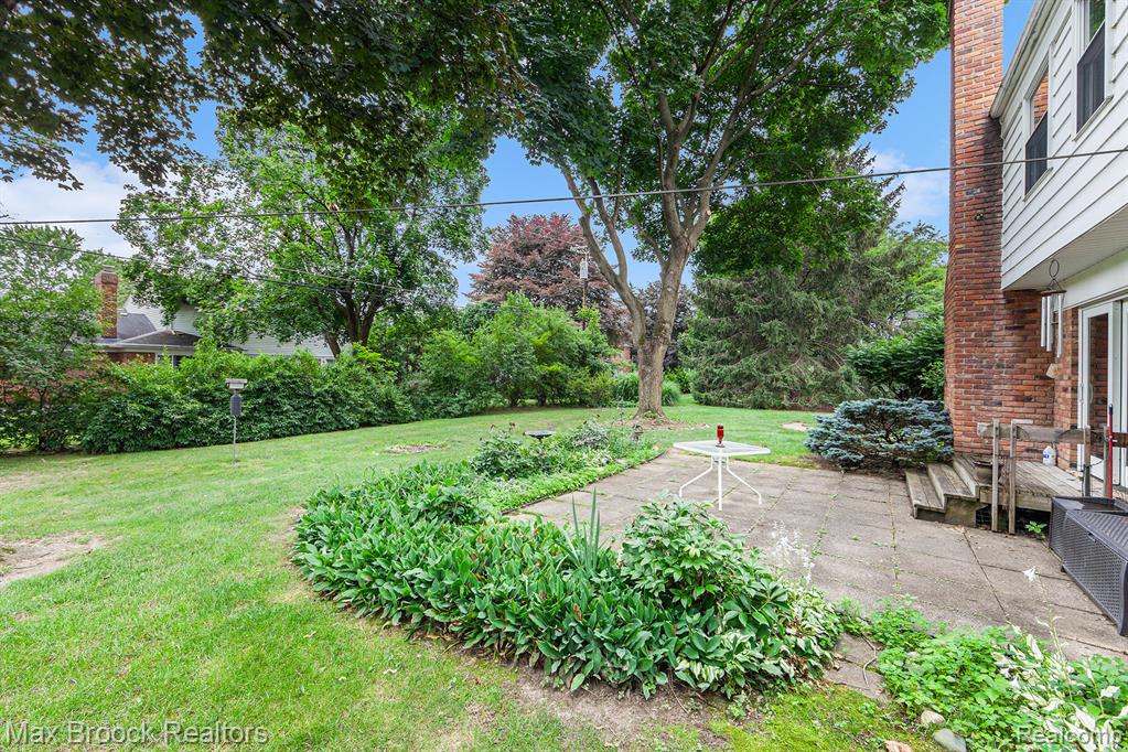 942 S Shady Hollow Circle, Bloomfield Hills, MI 48304 — Photo 26