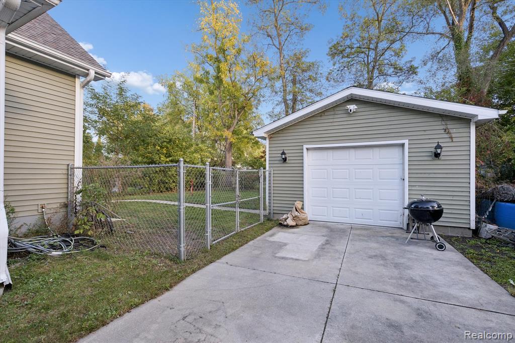 516 N Granger Street, Saginaw, MI 48602 — Photo 45