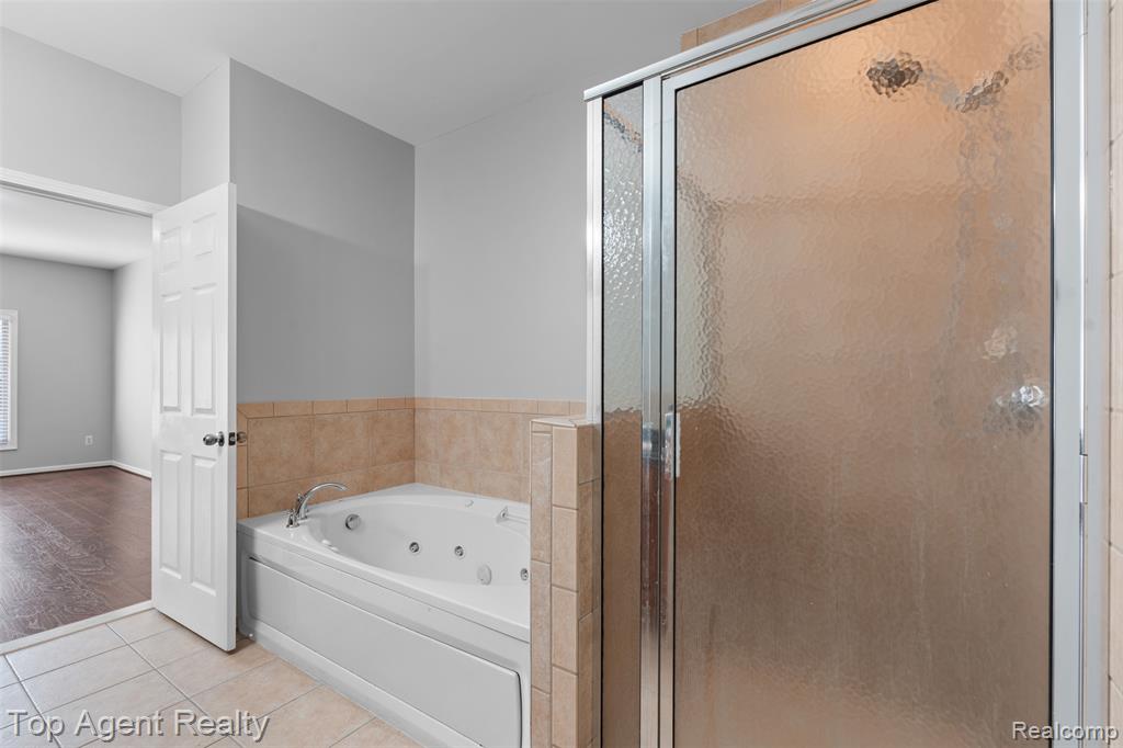 1066 Lorenzo Court, Troy, MI 48085 — Photo 18