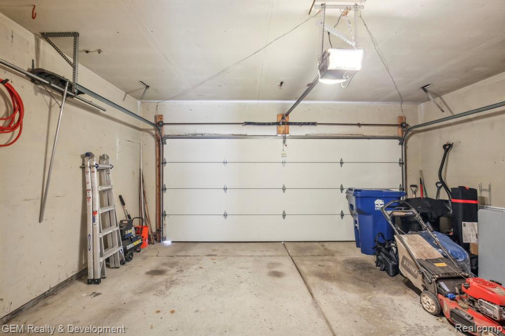 7480 CORBETT Drive, Canton, MI 48187 — Photo 27