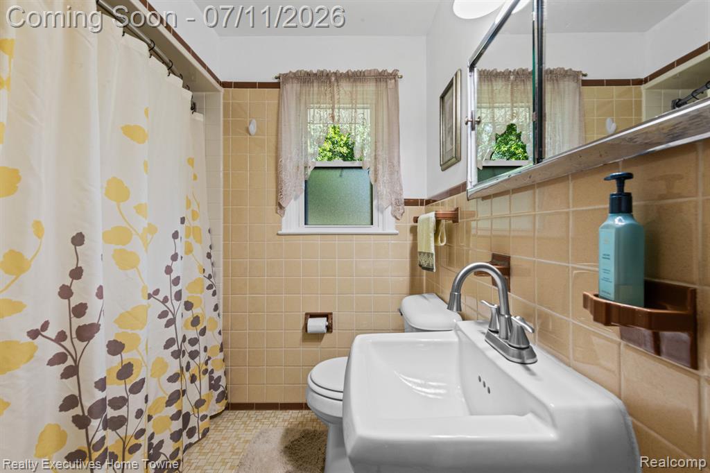 5615 Althea Street, Utica, MI 48316 — Photo 19