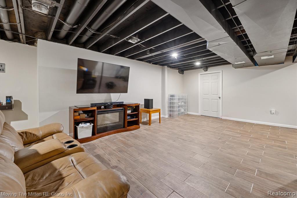 8171 St Johns Drive, Westland, MI — Photo 39