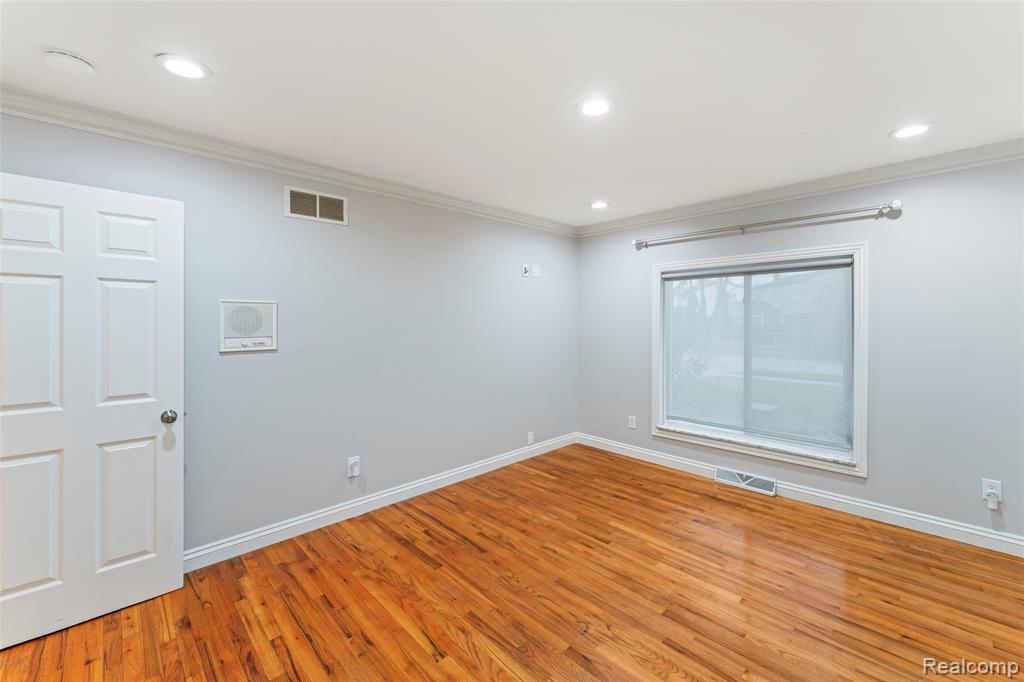 4822 Peachtree Drive, Sterling Heights, MI 48310 — Photo 23