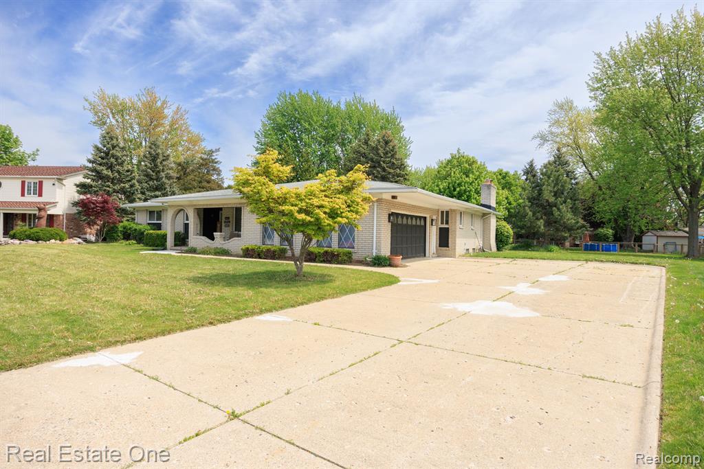 39764 BONNIE COURT, Clinton Twp, MI 48038 — Photo 3