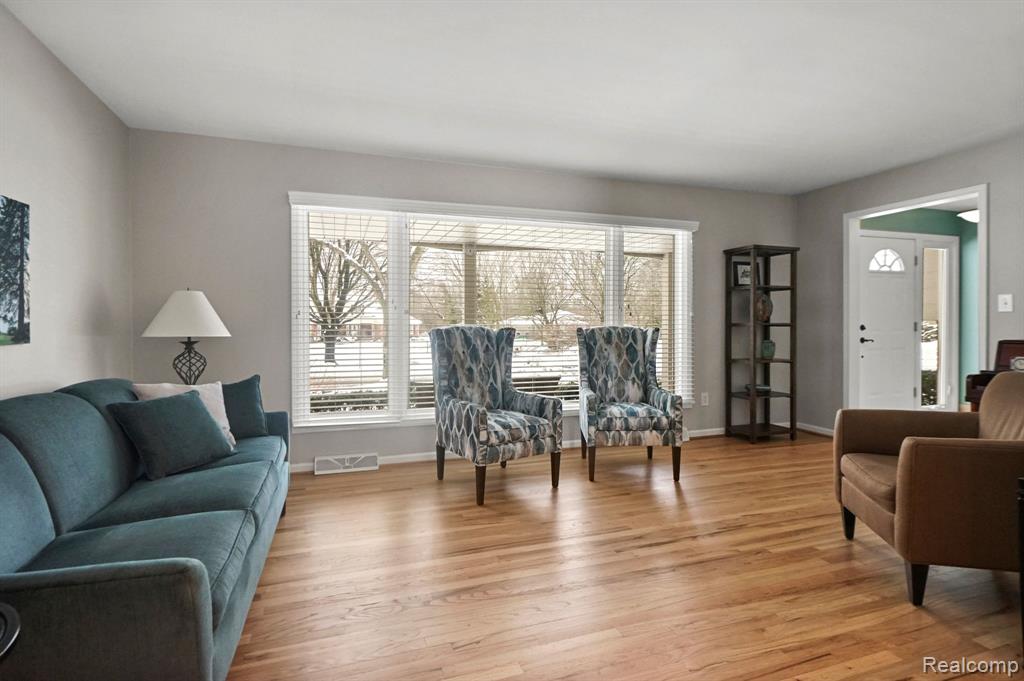 4414 BRANDYWYNE Drive, Troy, MI 48098 — Photo 12
