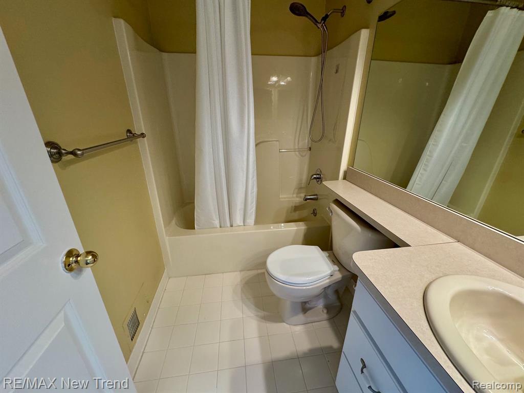 1865 N KENWYCK Drive, 59, Ypsilanti, MI 48198 — Photo 13