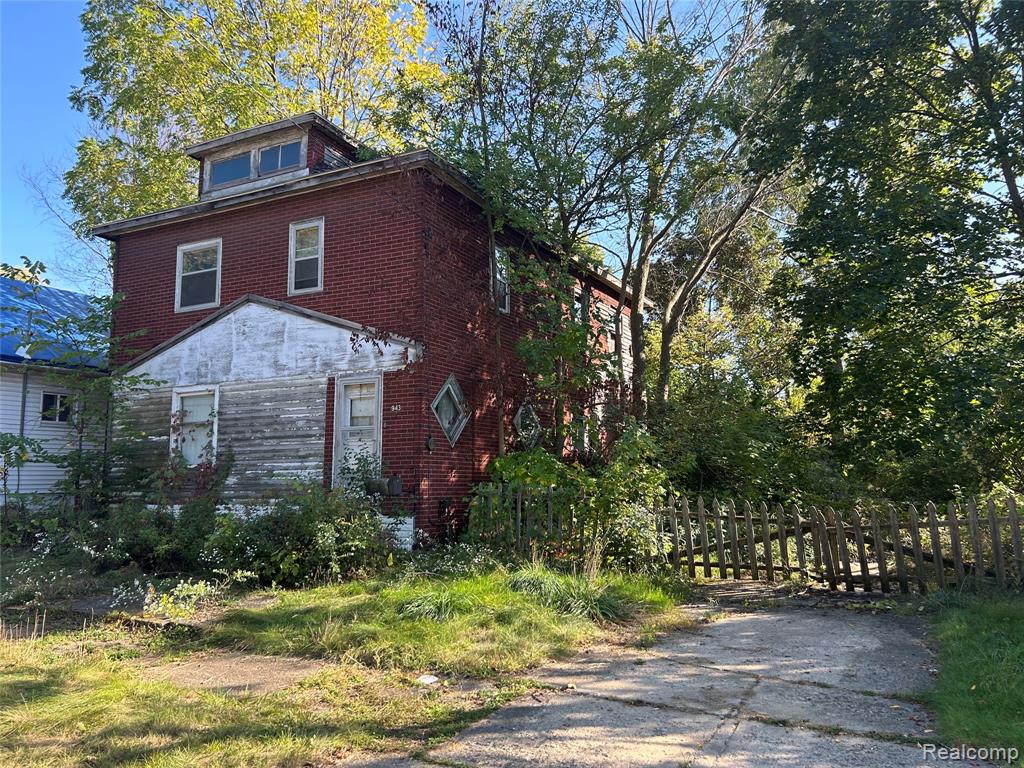 943 Paddington Avenue, Flint, MI 48507 — front exterior