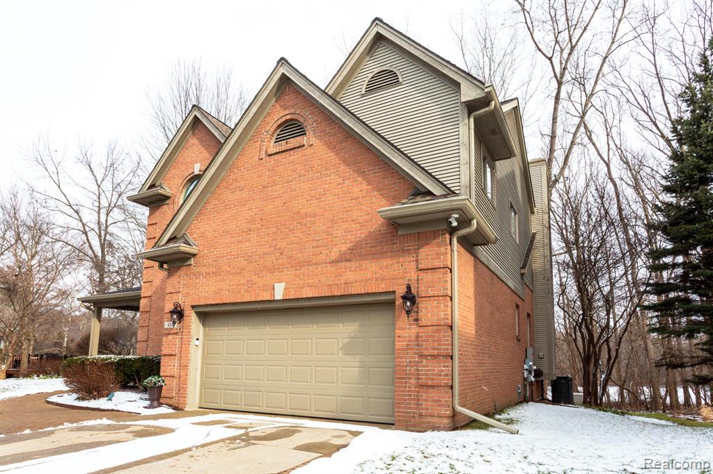 414 Roundview Drive, Rochester, MI 48307 — Photo 56