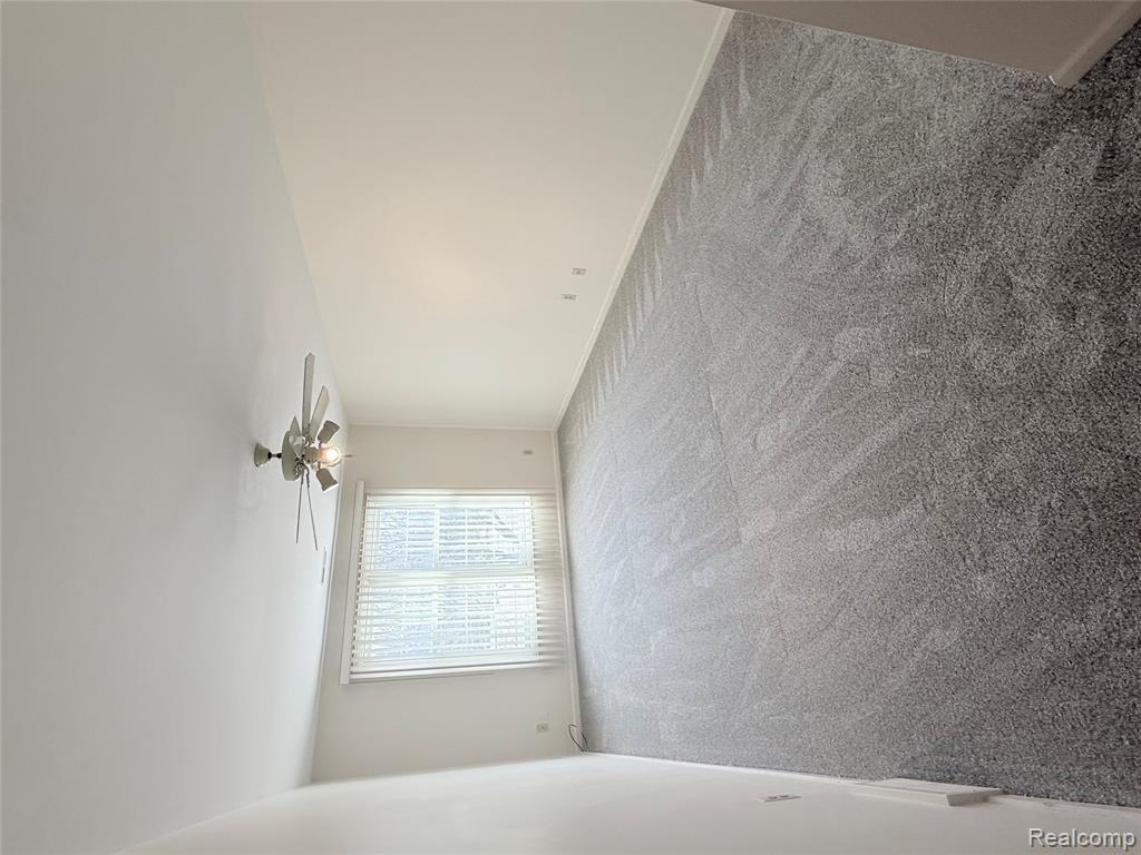 19710 W 13 Mile Road, 201, Beverly Hills, MI 48025 — Photo 14