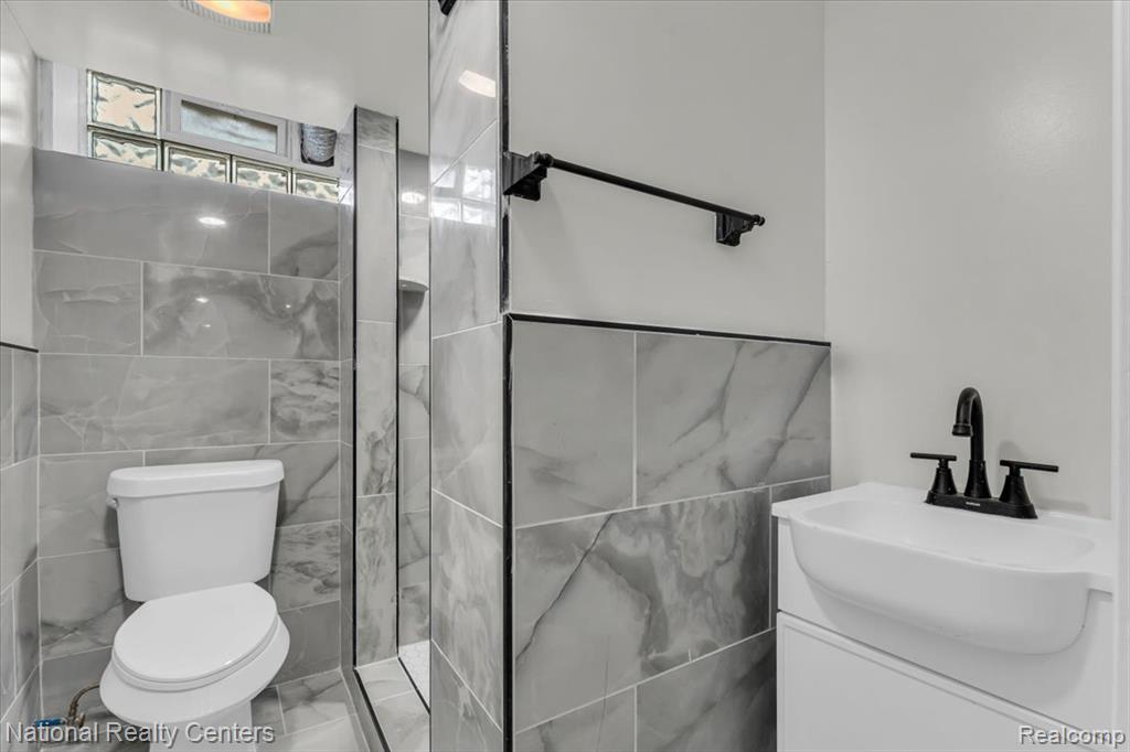 9020 Leverne, Redford, MI 48239 — Photo 26