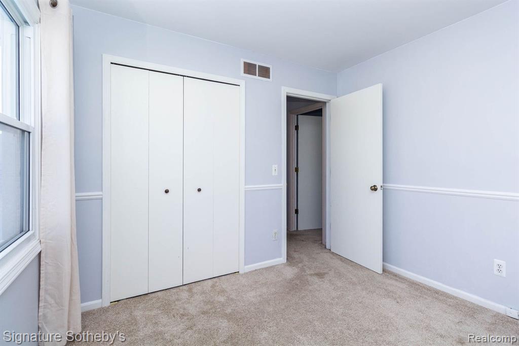 461 Farmridge Court, Rochester Hills, MI 48307 — Photo 17
