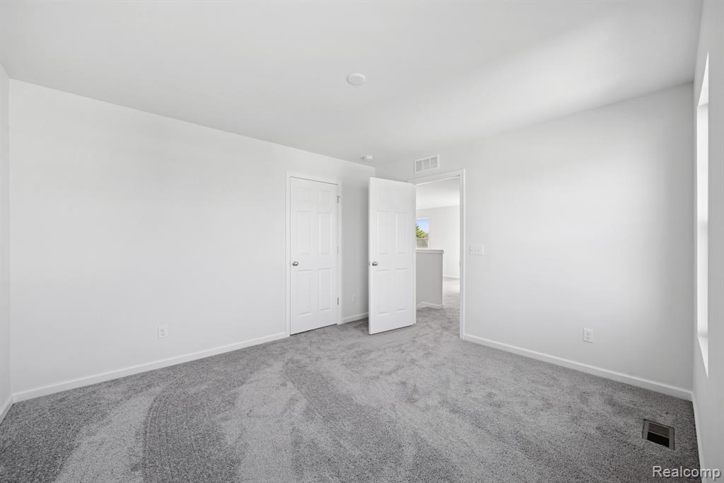54822 Heron Circle, New Baltimore, MI 48047 — Photo 23