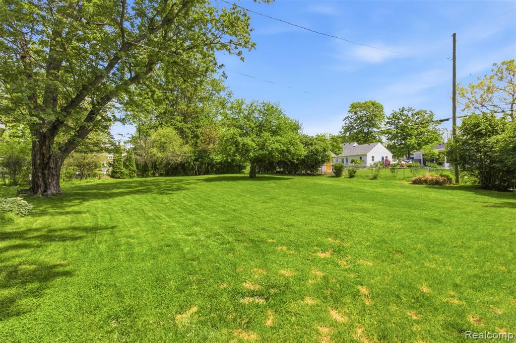 85 Hill Circle Drive, Waterford, MI 48328 — Photo 19