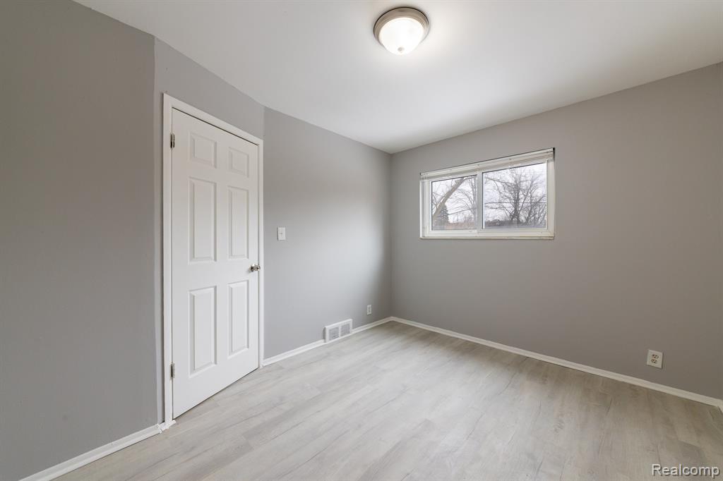 8041 VAUGHAN Street, Detroit, MI 48228 — Photo 12