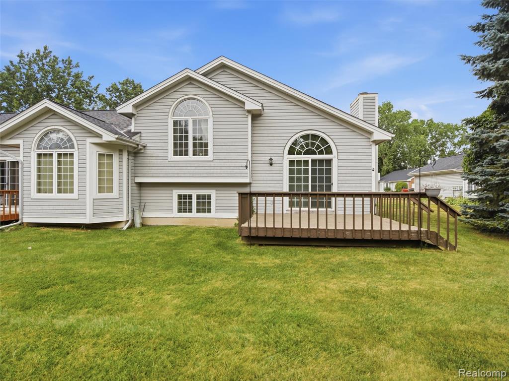 6346 Squire Lake Drive, Flushing, MI 48433
